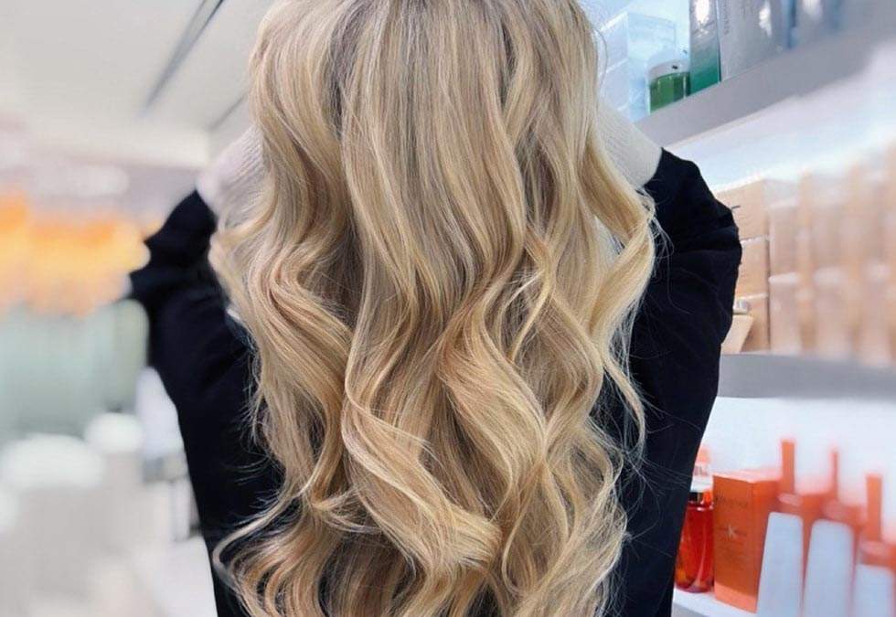 long blonde hair with highlights
